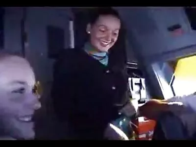 Azgın MILF Dövülerek Video Alır türk erotik seks filmleri (Vanilla Deville, Vanilla Skye)