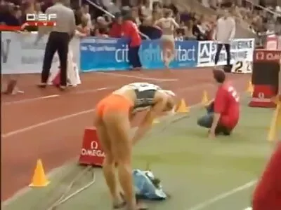 Yaramaz Acemi video (Mckenzie Banks) yeni türk seks filmleri