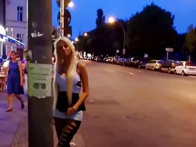 Handjob By A Big Tit Blonde video yerli porno film izle (Lylith Lavey)